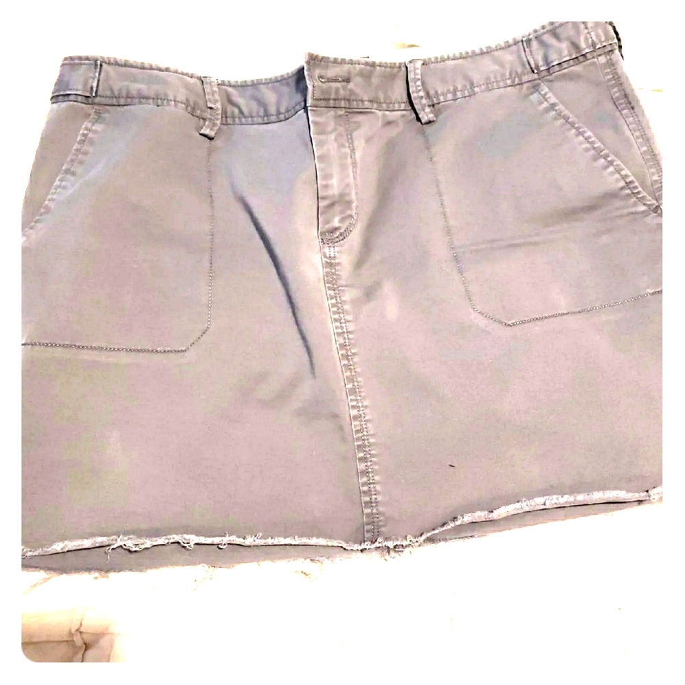 14 old navy grey fray hem skirt